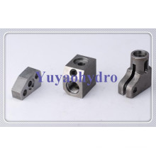 SAE Sandwich Plate Hydraulic Adapter